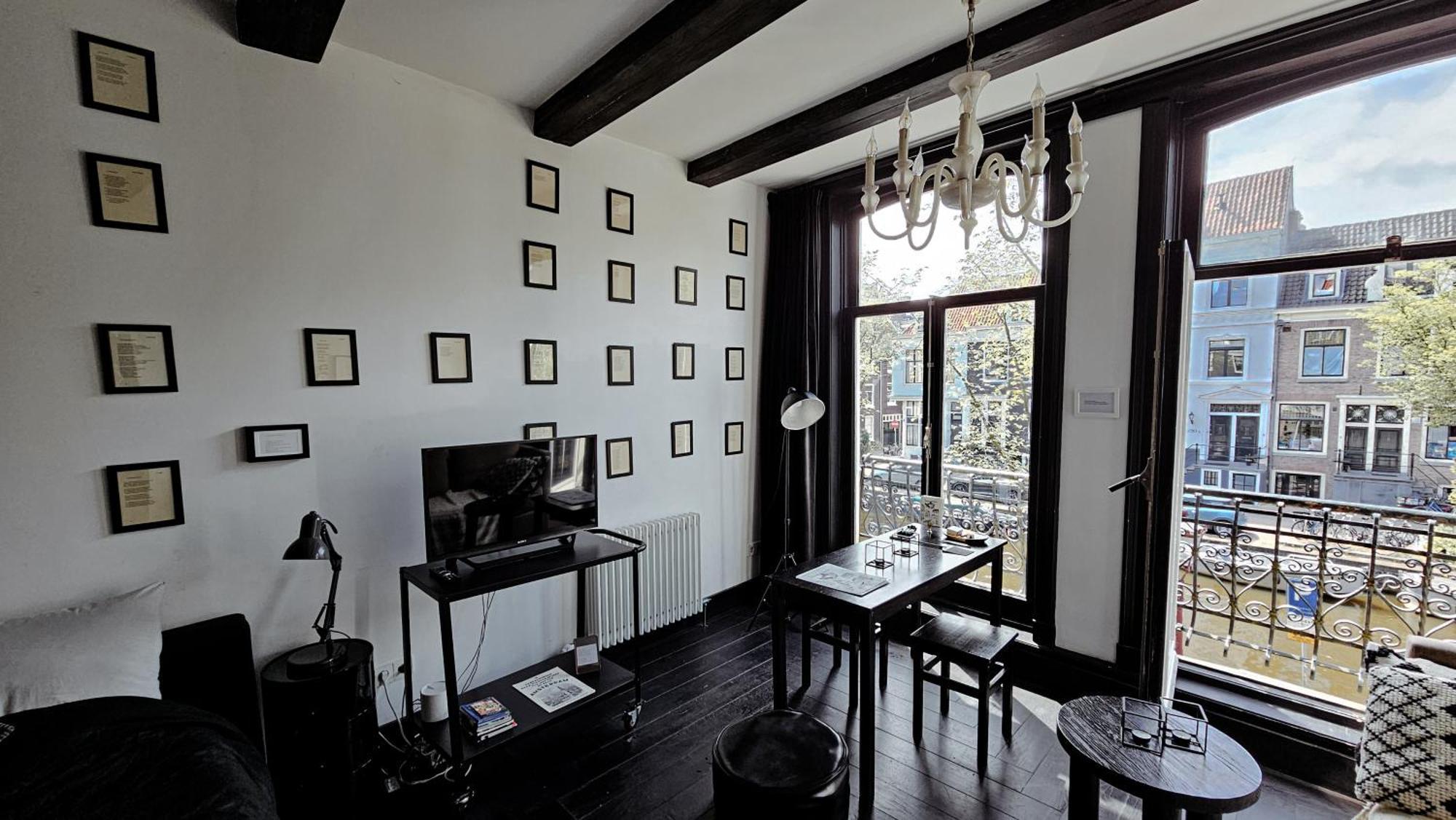 The Black Beauty Private Studio With Canal View From 1799 암스테르담 외부 사진